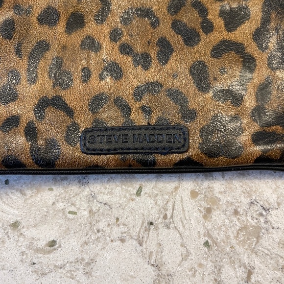 Steve Madden Wristlet leopard print‎ - Picture 2 of 9